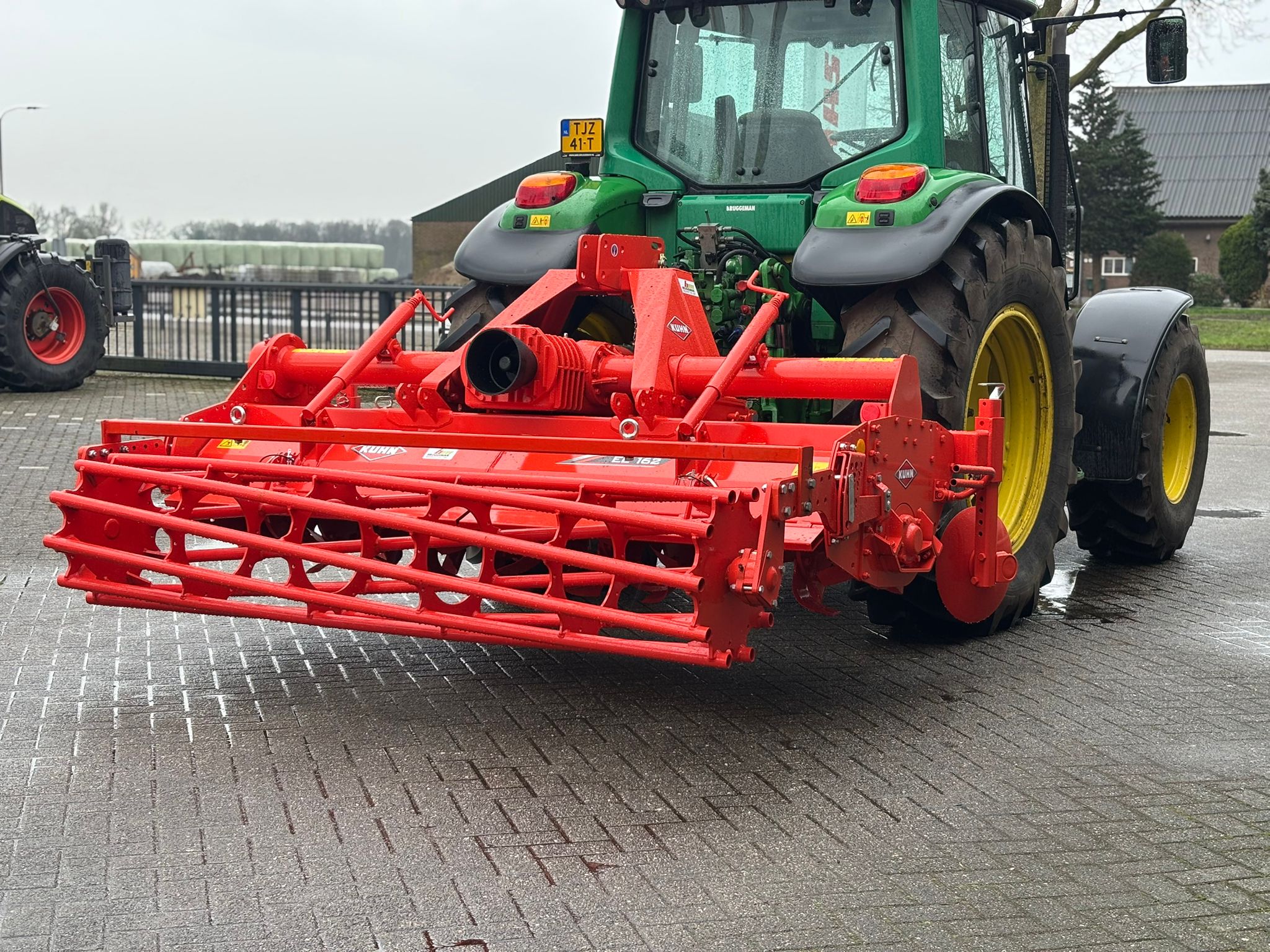 Kuhn-frees-in-Olst-2