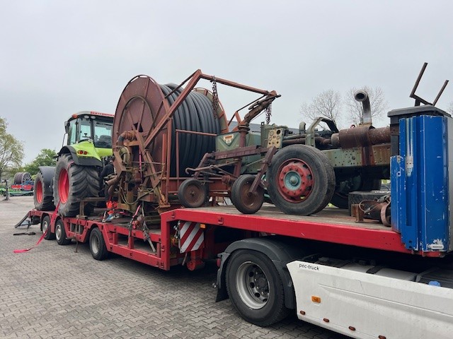Claas-Axion-810-regenhaspel-in-Polen-1-3