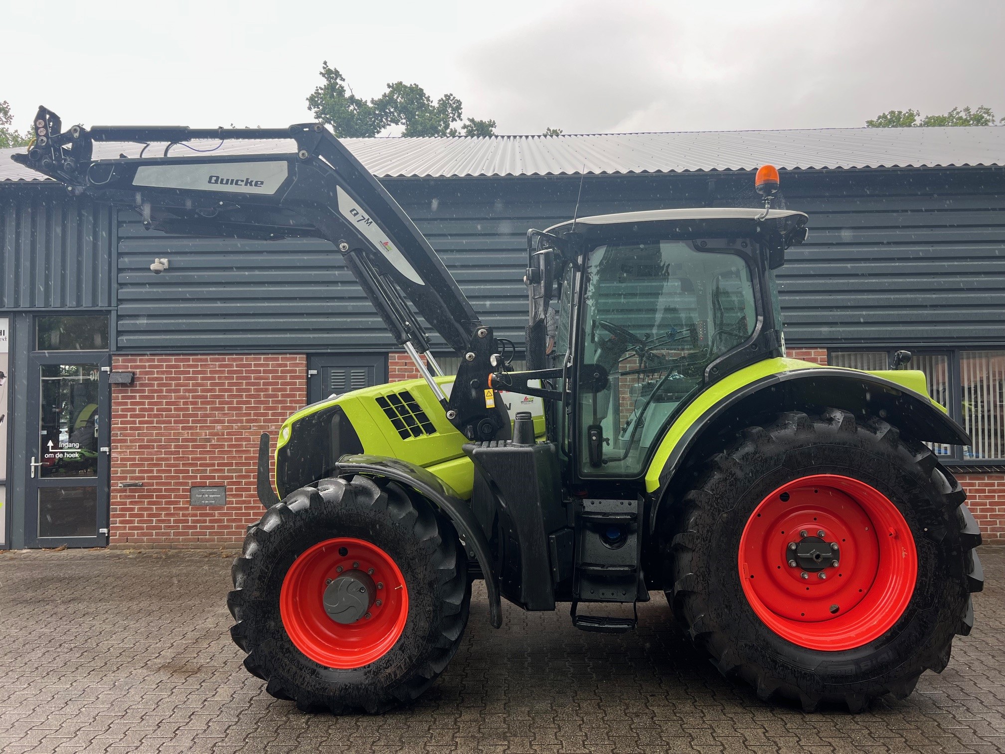 Claas-Arion-650-Drogteropslagen-2
