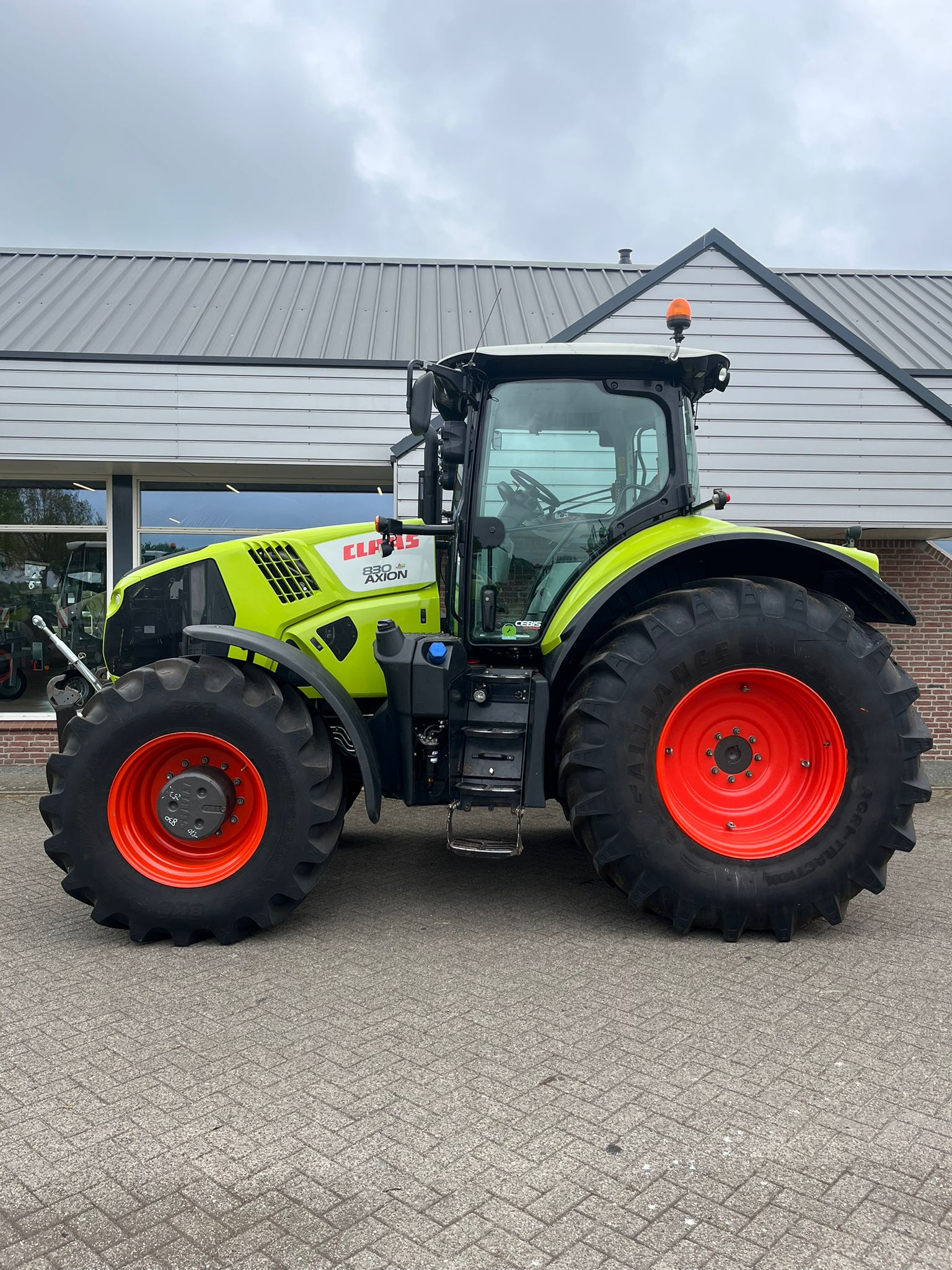 Claas-Axion-830-Heino-2