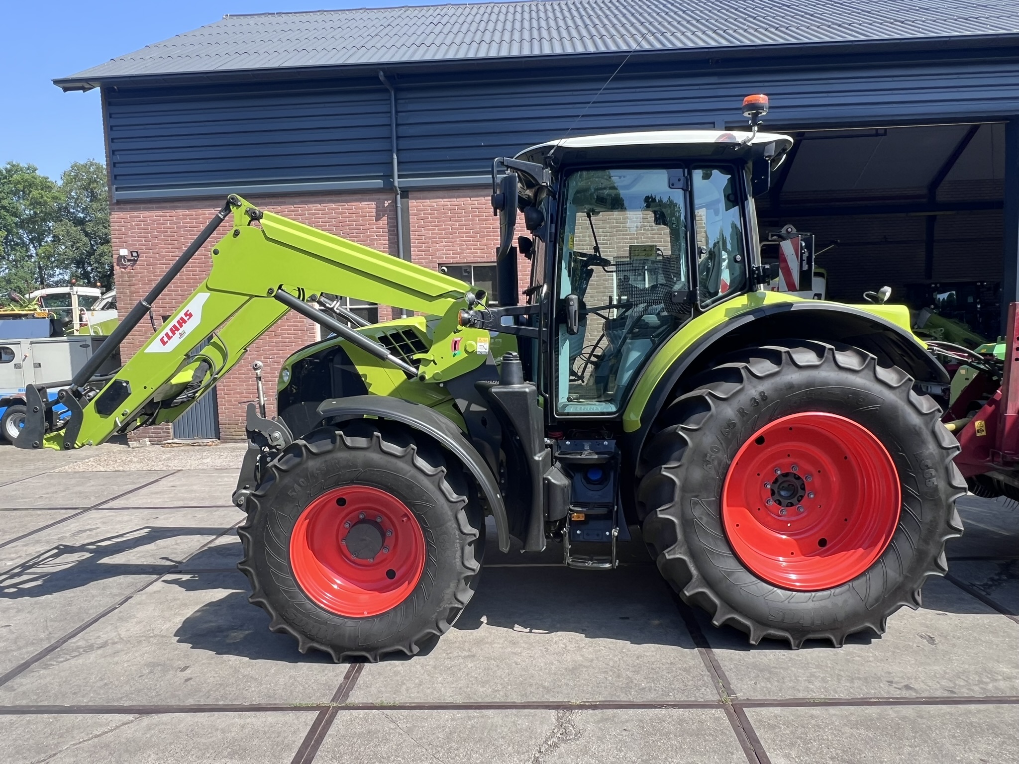 Claas-Arion-530-FL120-lader-Luttenberg-2